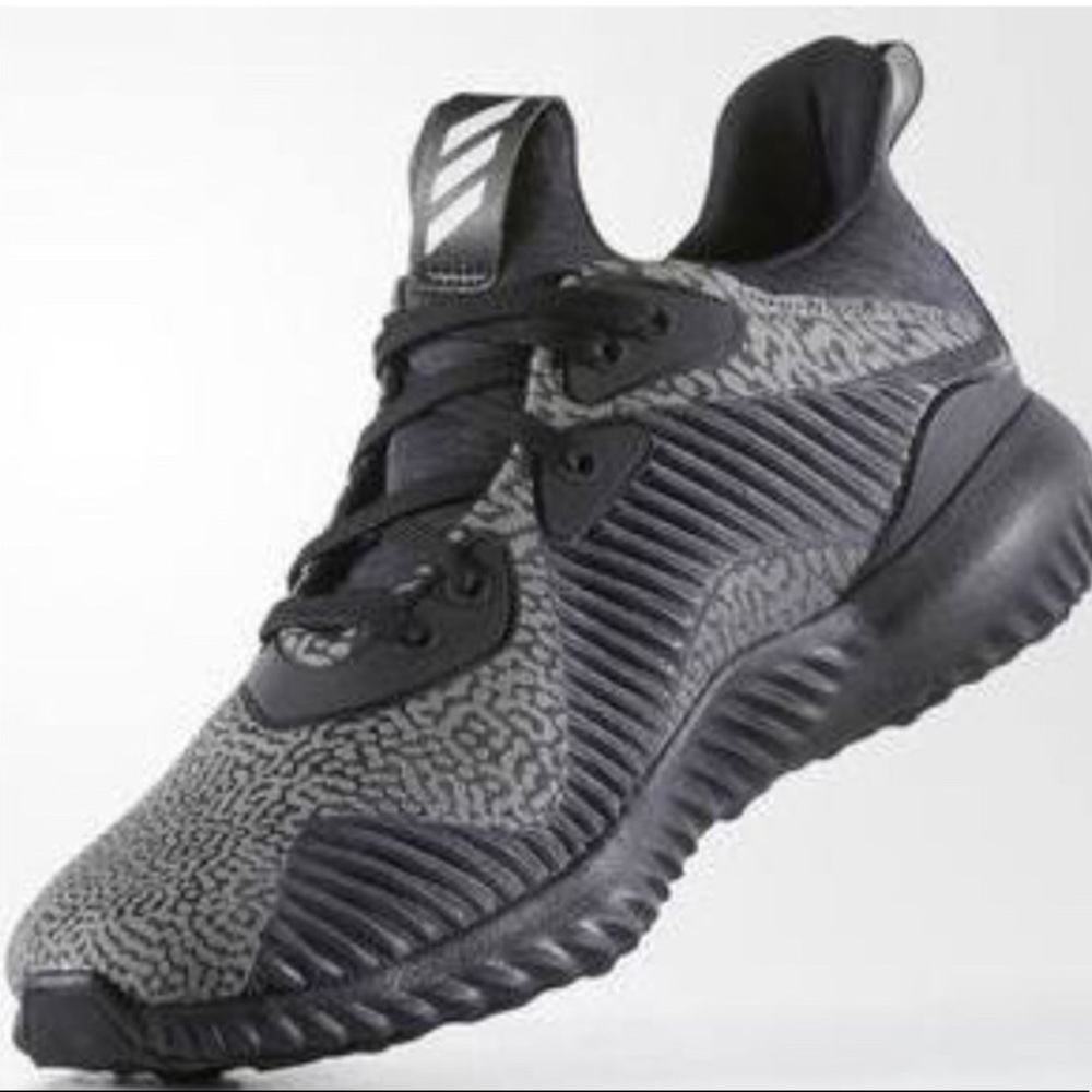Woman’s Adidas AlphaBounce HPC Running Shoe 8.5